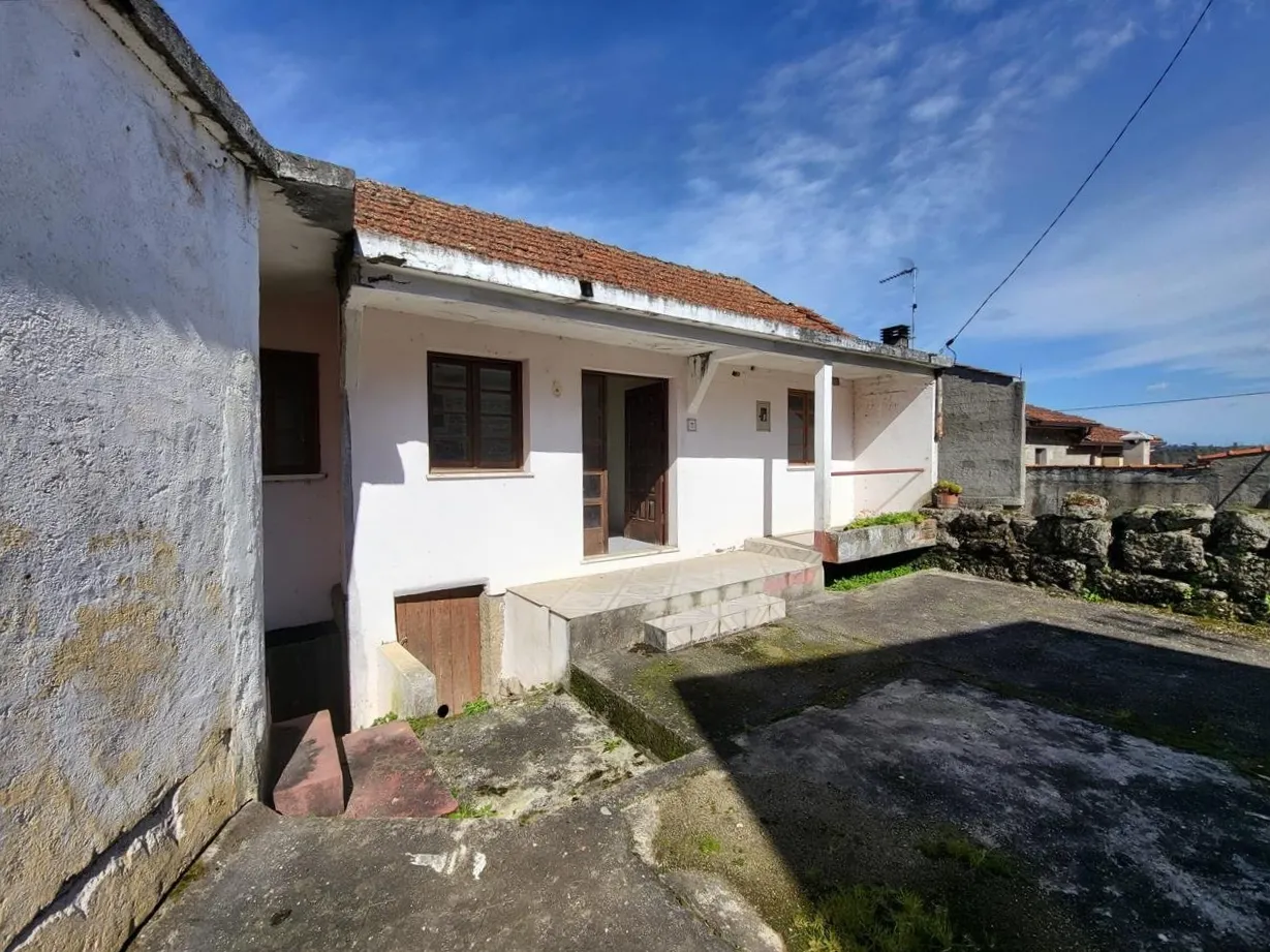 2 Moradias T2 + Arrecadação em Pinheiro de Ázere