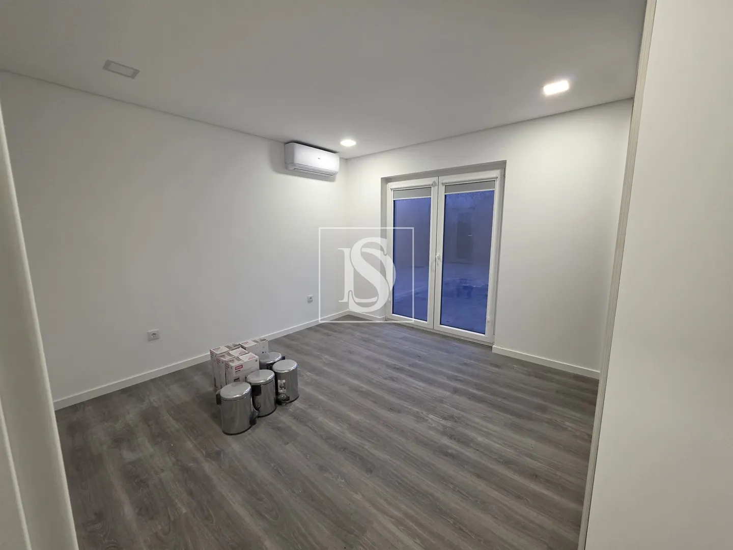 Apartamento T1 renovado, no Botulho