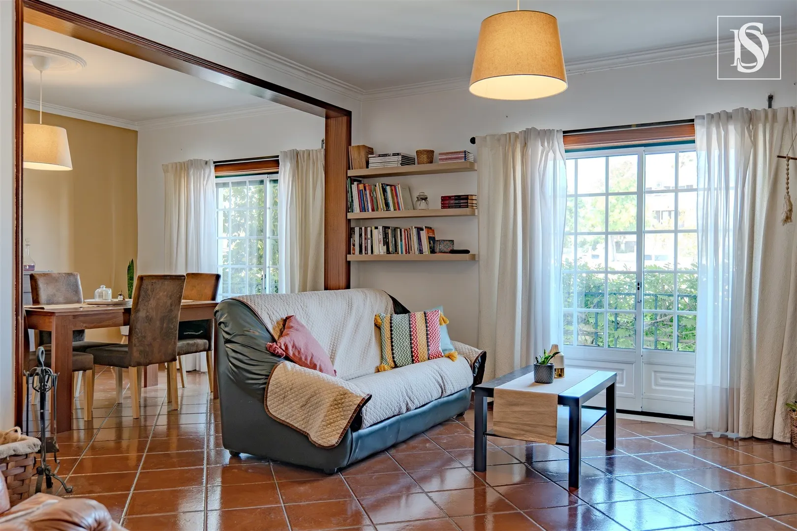 Apartamento T4 c/ Garagem