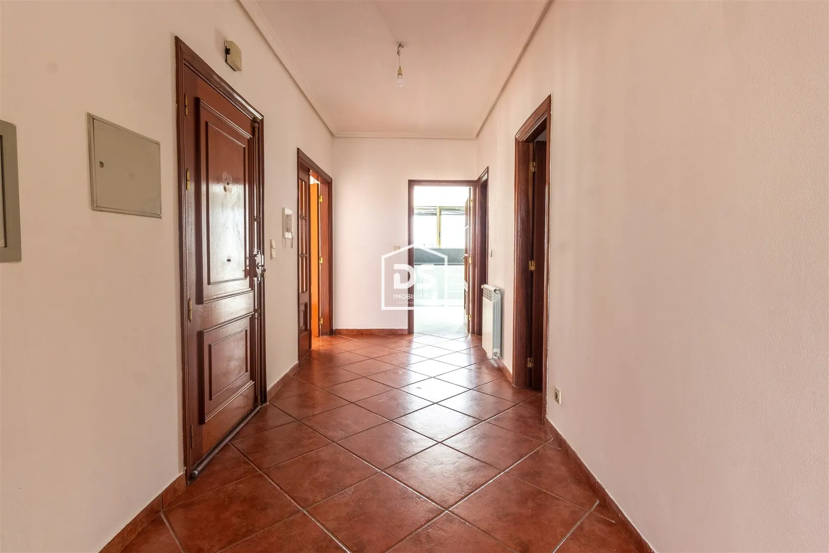 Apartamento T3 Venda, Aqueciemento, Garagem dupla, um quarto suite, três casas de banho