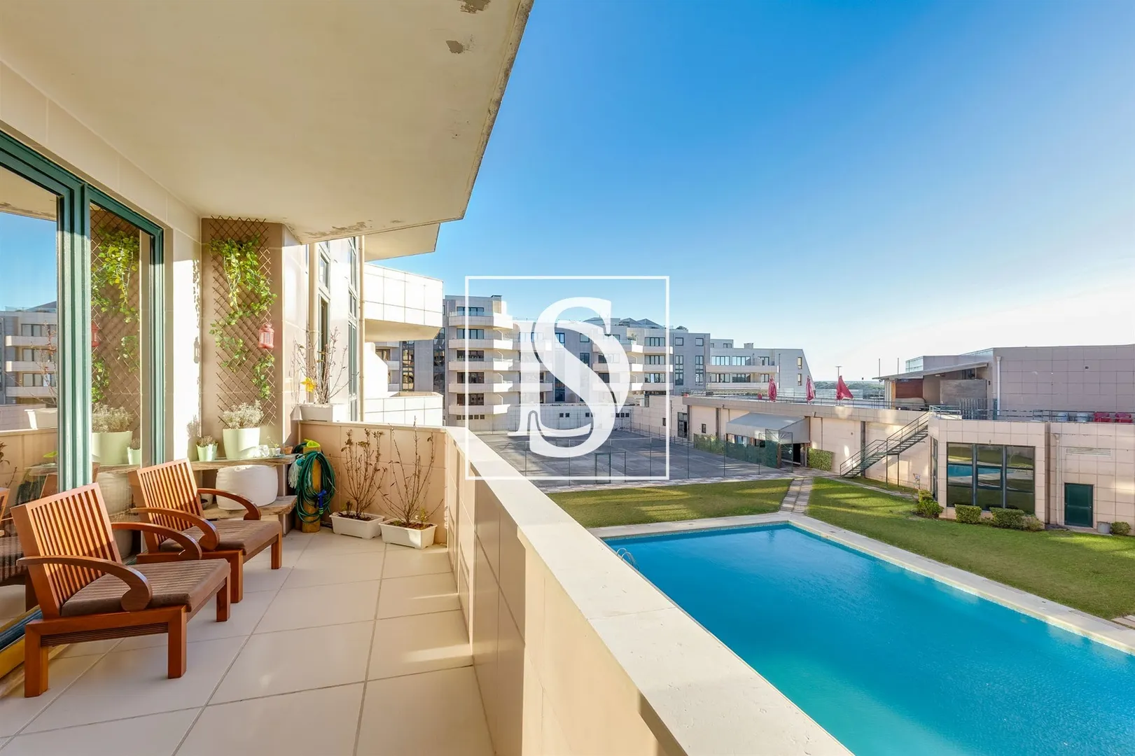 Apartamento T3 com piscina em Mindelo