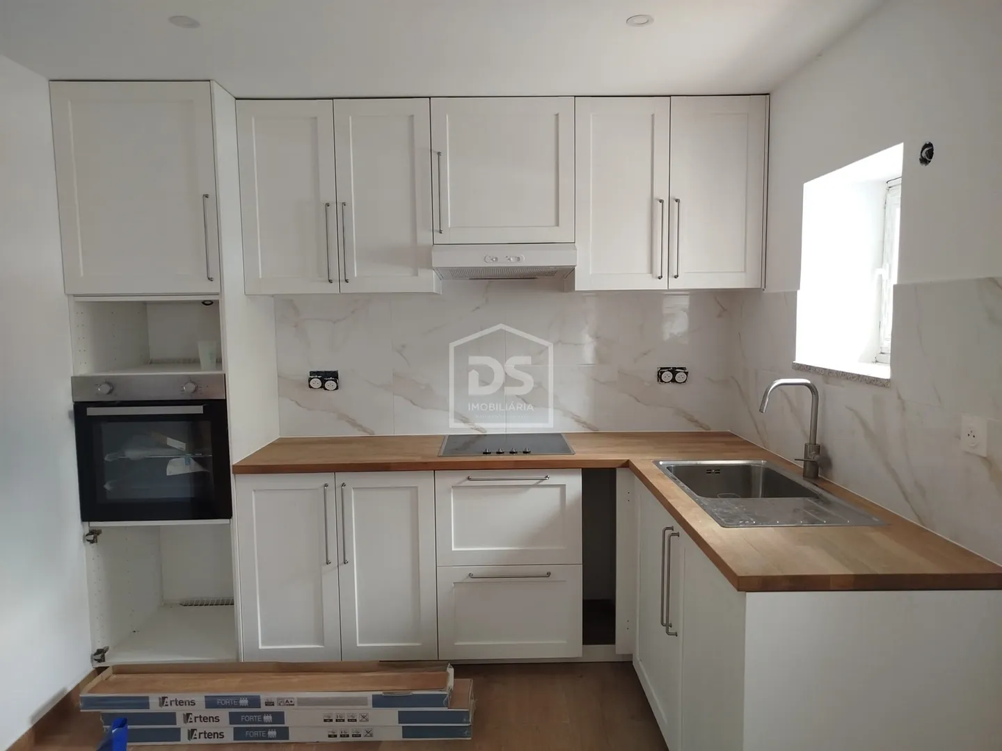 Moradia totalmente remodelada na pacata aldeia de Casal Mendo, no concelho de Carregal do Sal