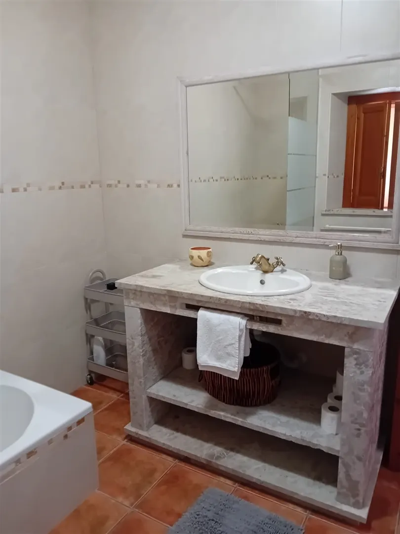 Moradia T4 Exclusiva na Meia Via, Torres Novas – Espaço, Conforto e Lazer
