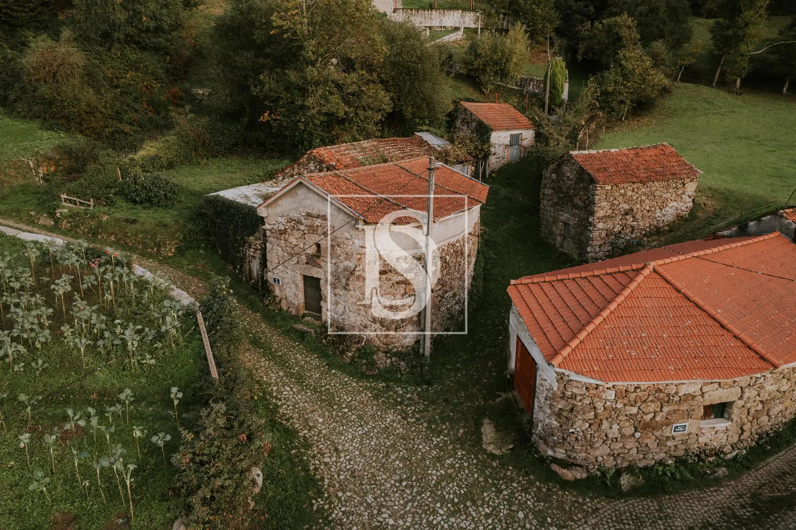 Moradia Rústica T0 em UF de Paradela, Contim e Fiães