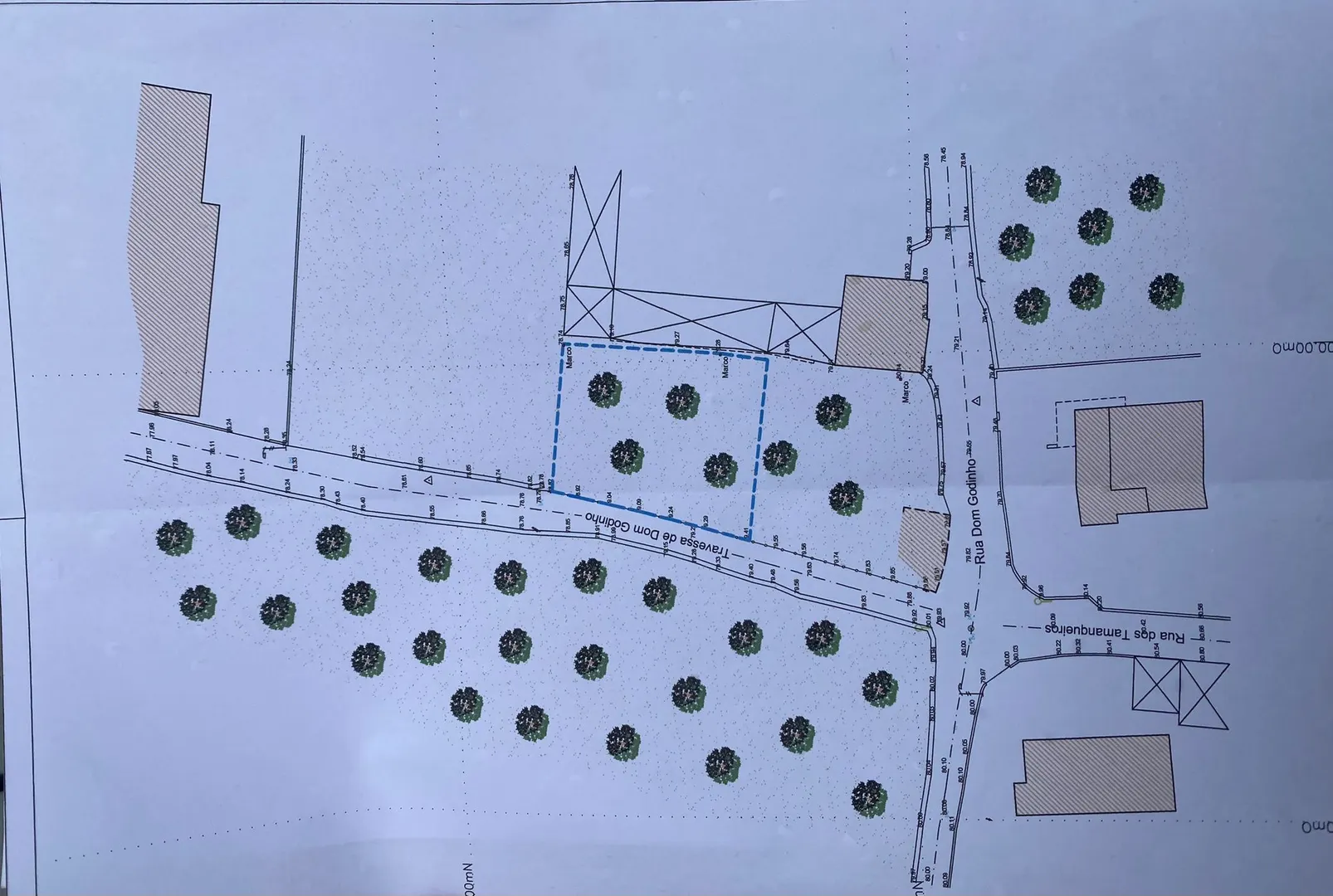 Terreno para construção com 428m² em Vila Cova.
