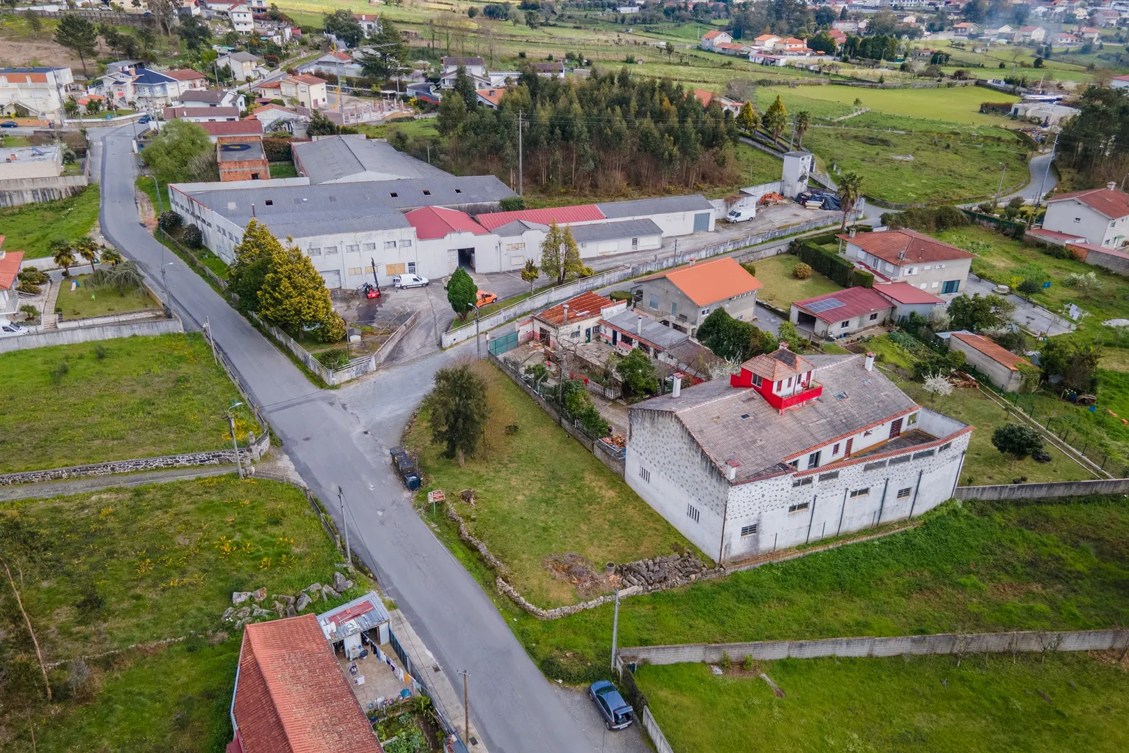 Terreno p/ construção c/ 608 m², em Galegos (Santa Maria), Barcelos