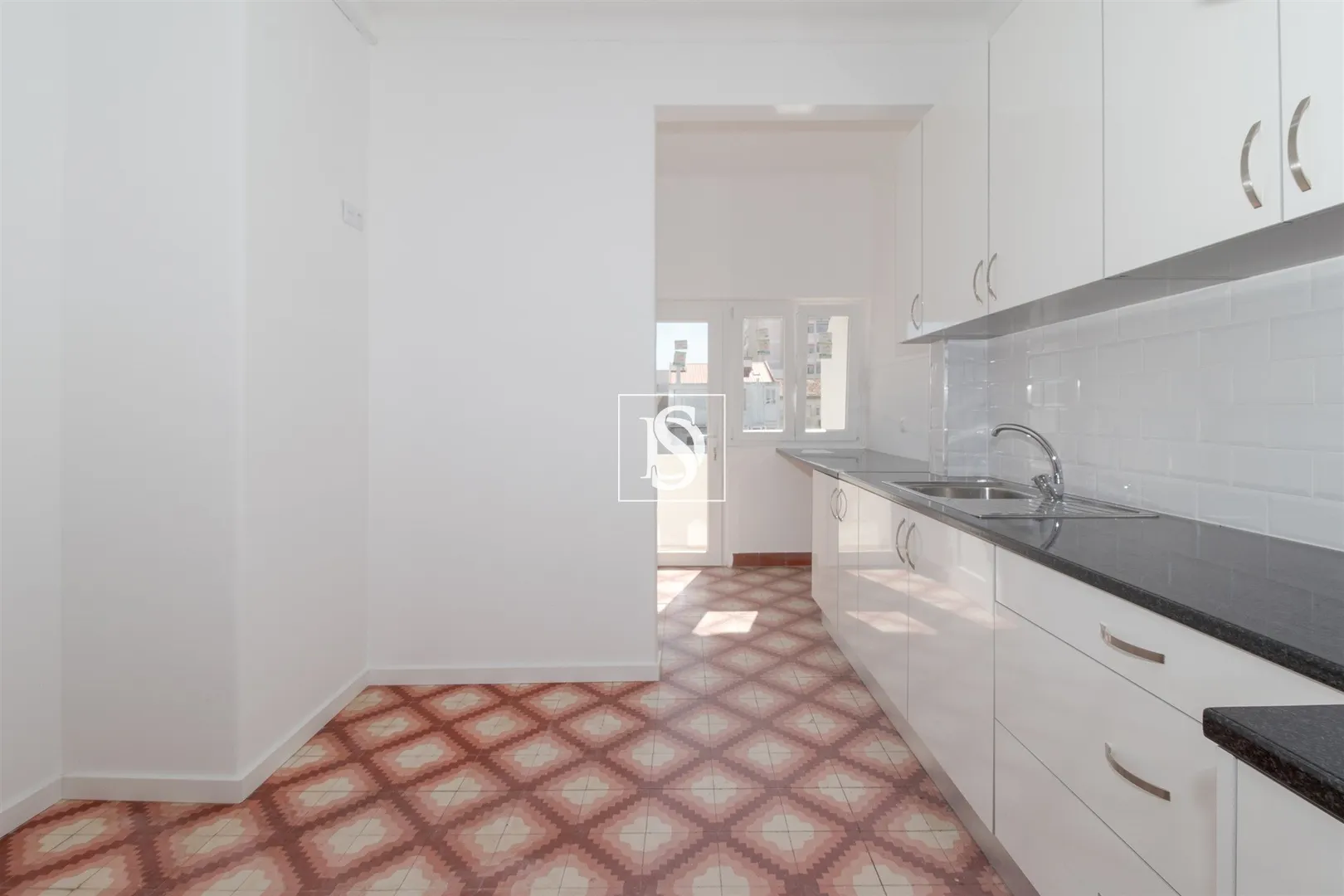 Apartamento T2 Remodelado - Arrendamento