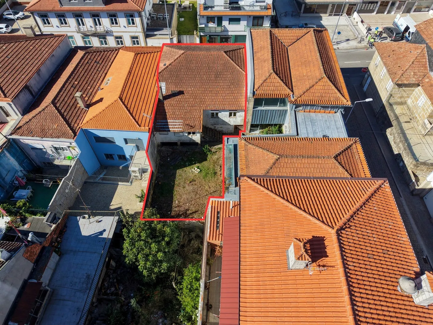 Moradia em Banda T3 VendaMoradia T3 em pedra para recuperar, com quintal, no centro de Penafiel
