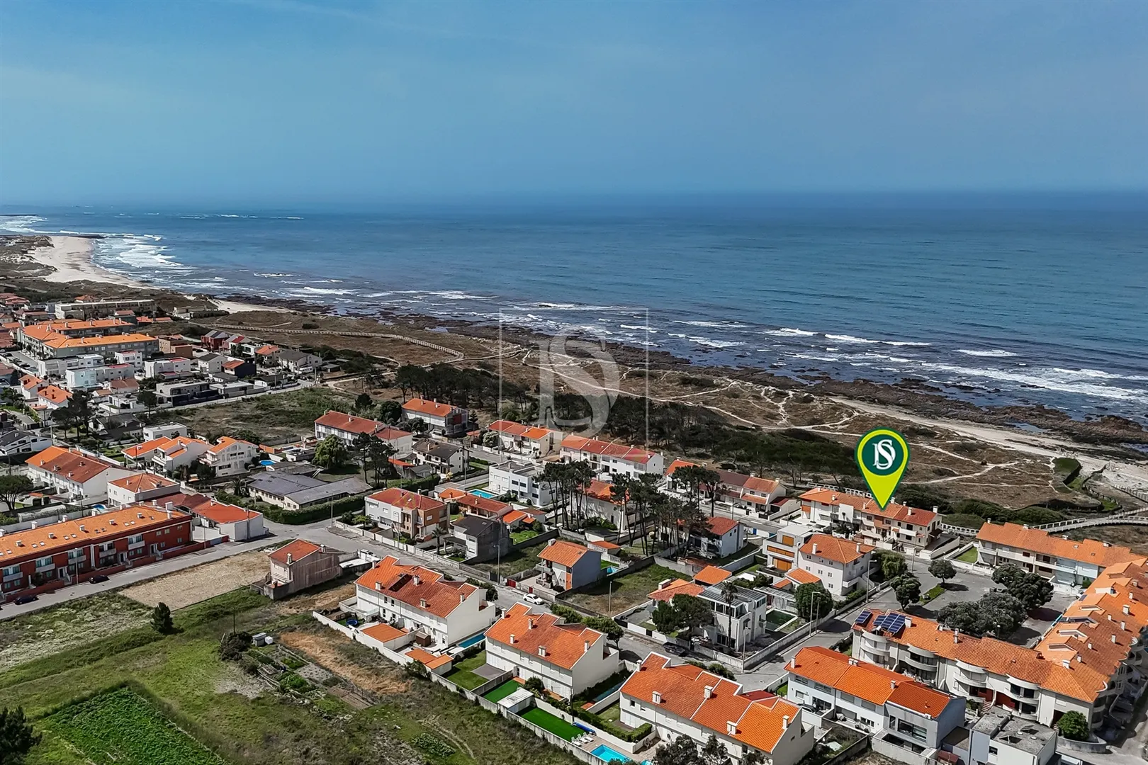 Moradia T3 na 1ª linha de praia, em Cepães, Esposende