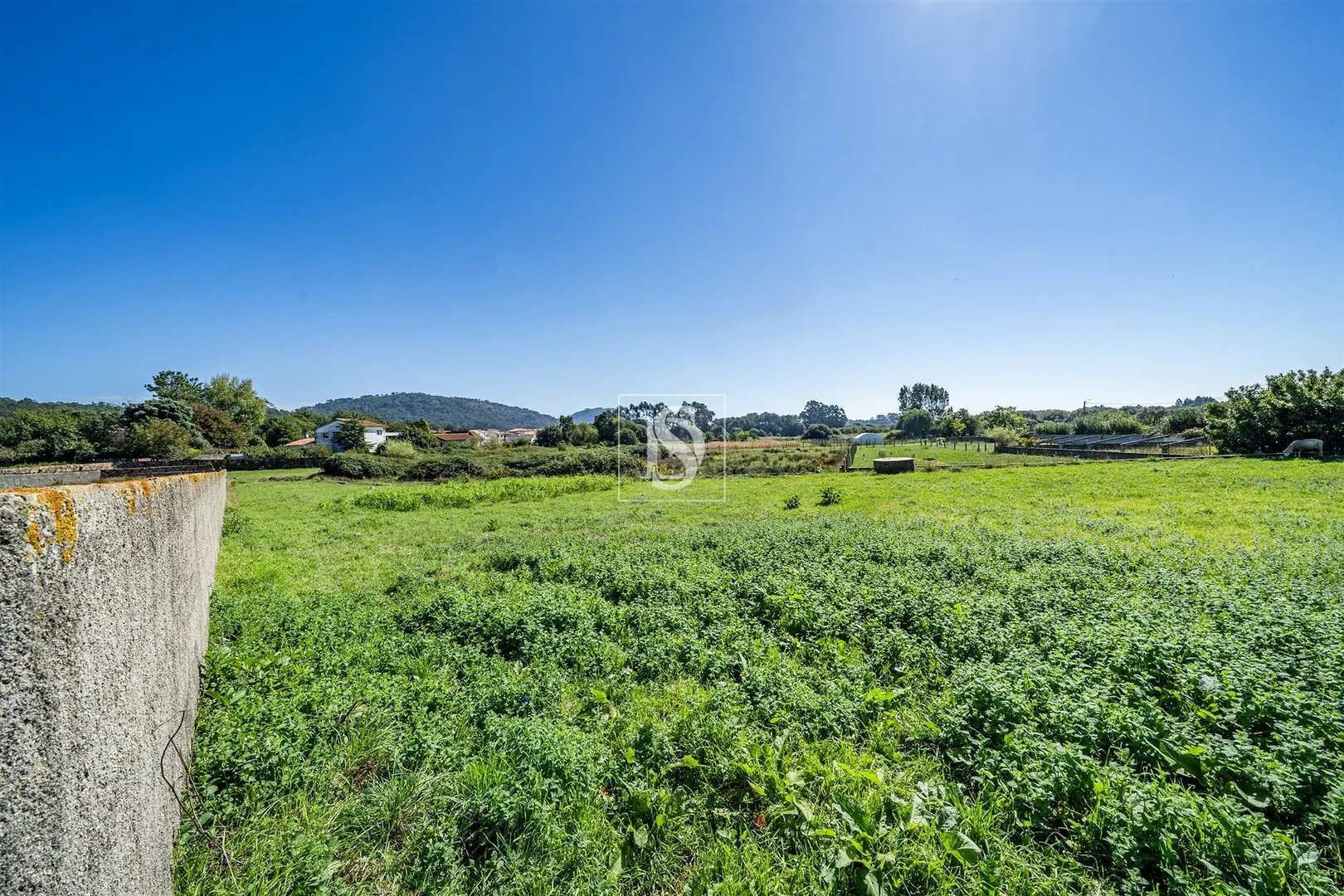 Terreno com 1043 m², em Antas, Esposende