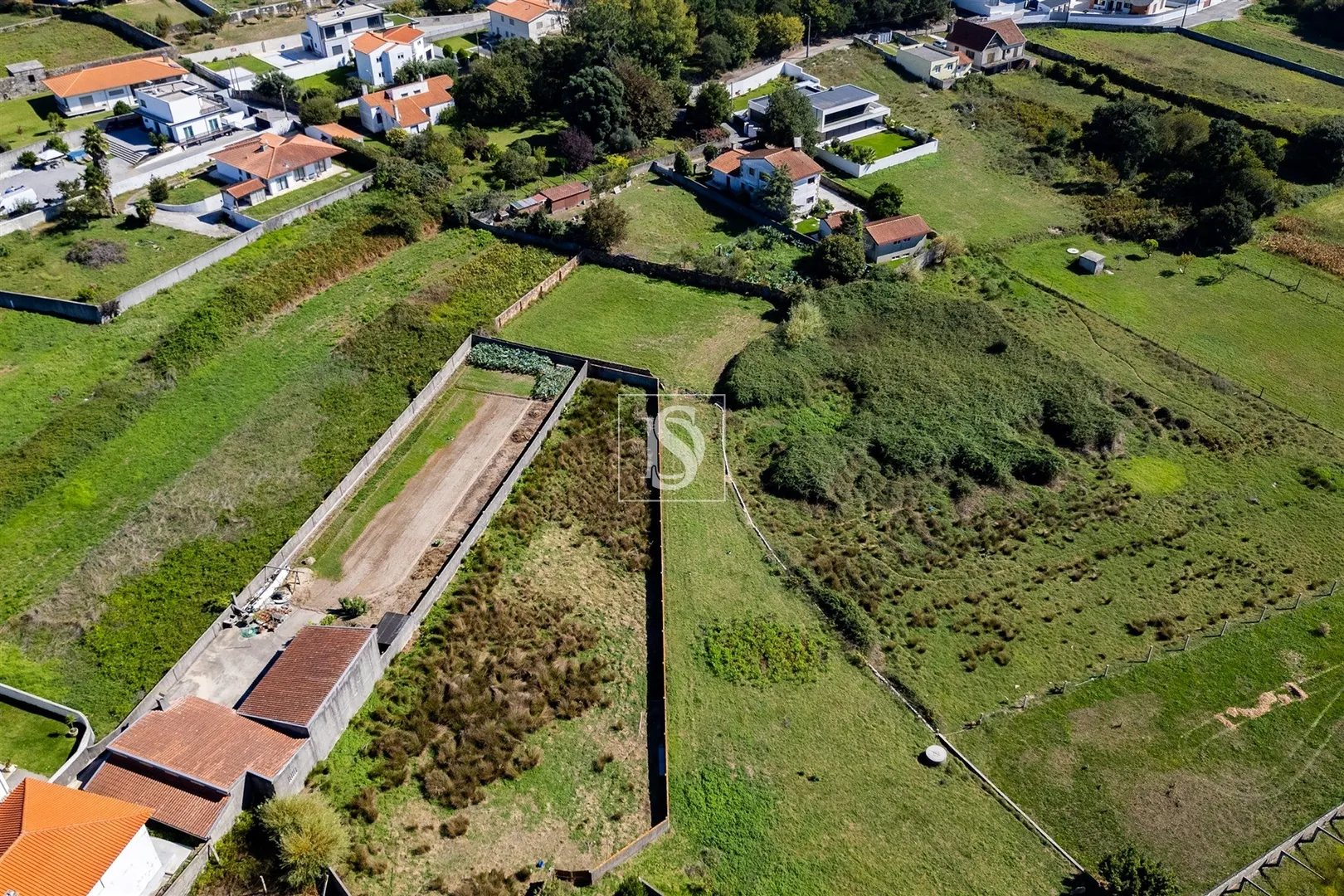 Terreno com 1043 m², em Antas, Esposende