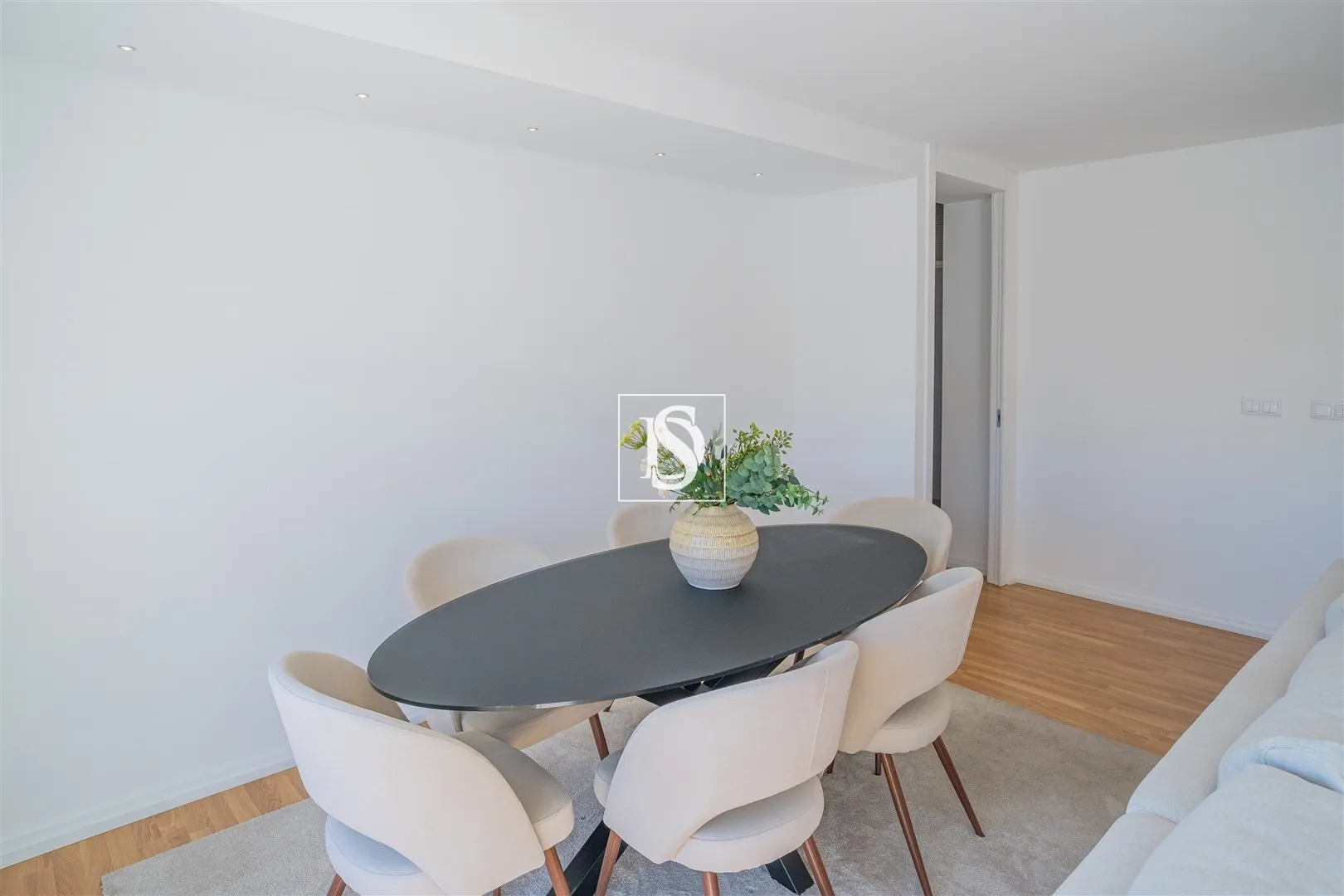 Apartamento T4 no Centro de Barcelos | Excelente Luminosidade e Vistas sobre a Cidade