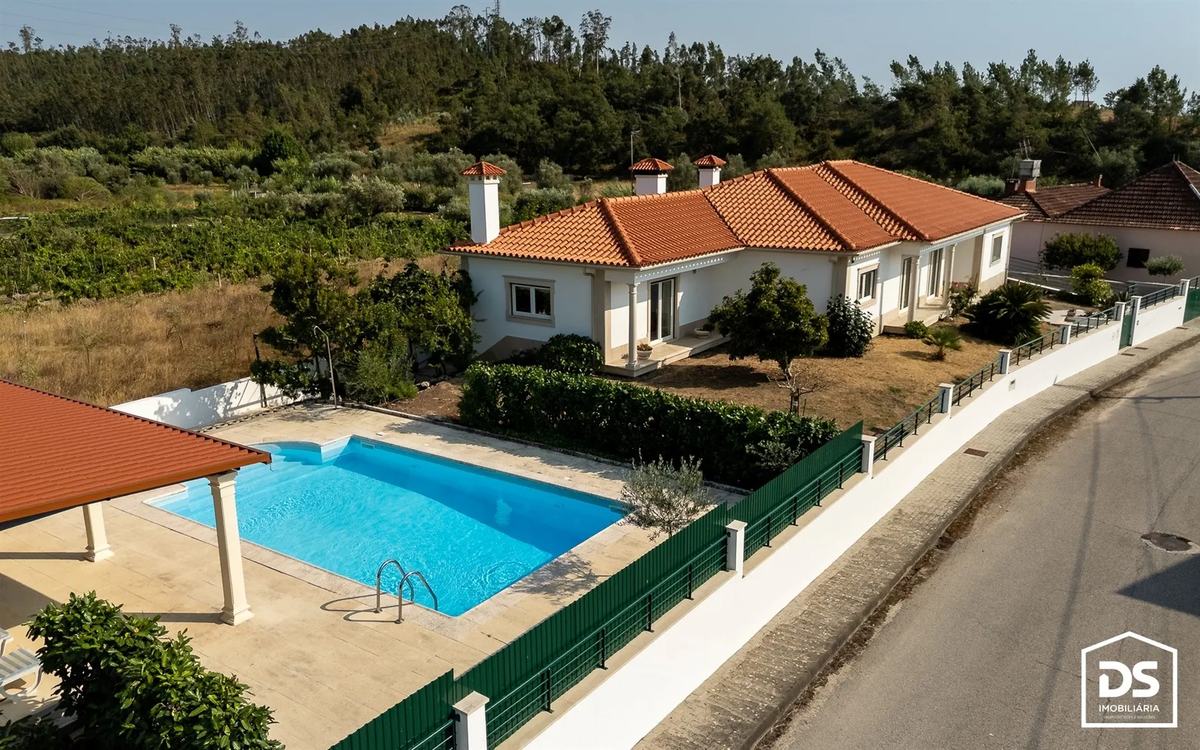 House T4