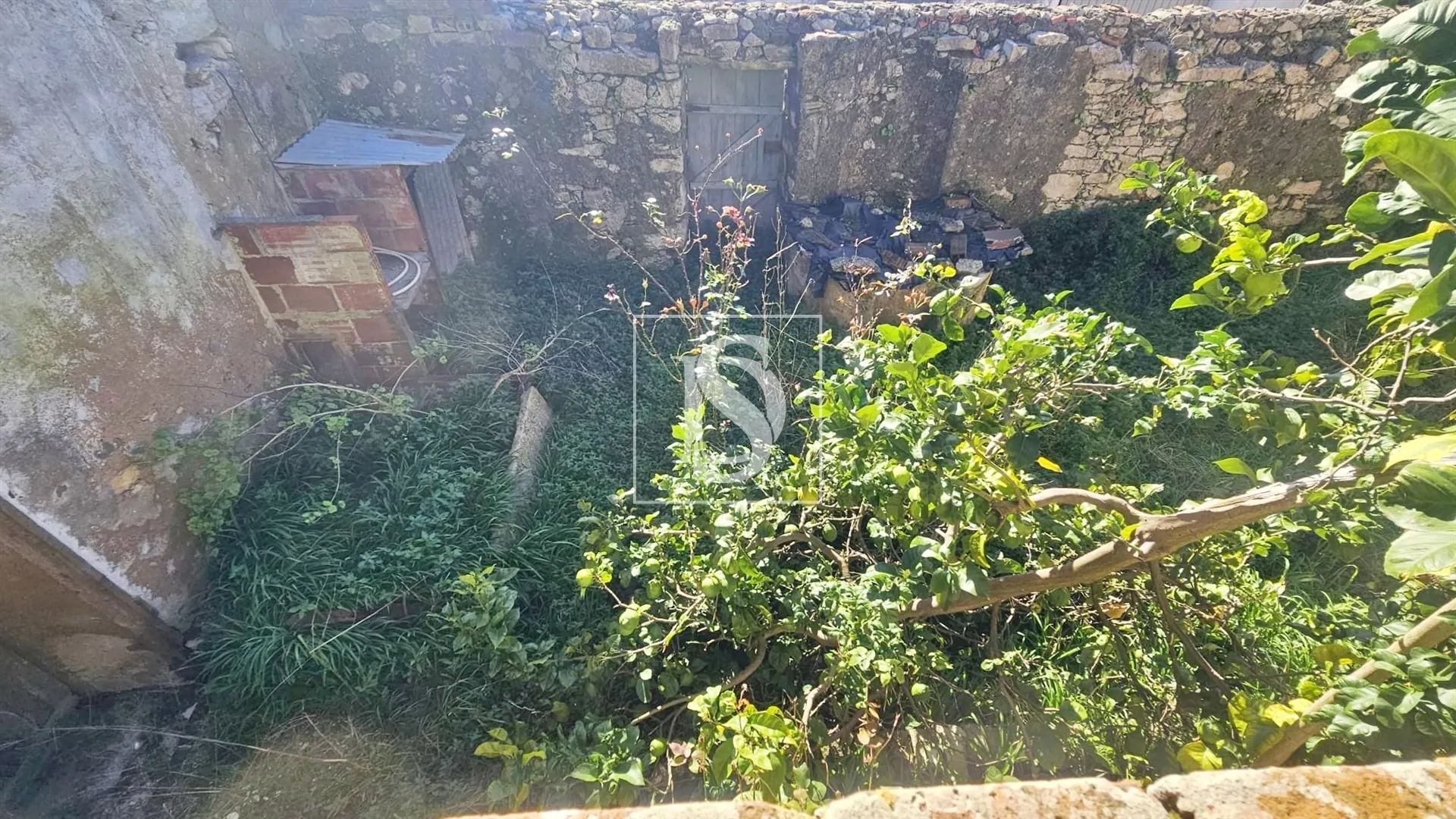 Moradia para Restaurar T1