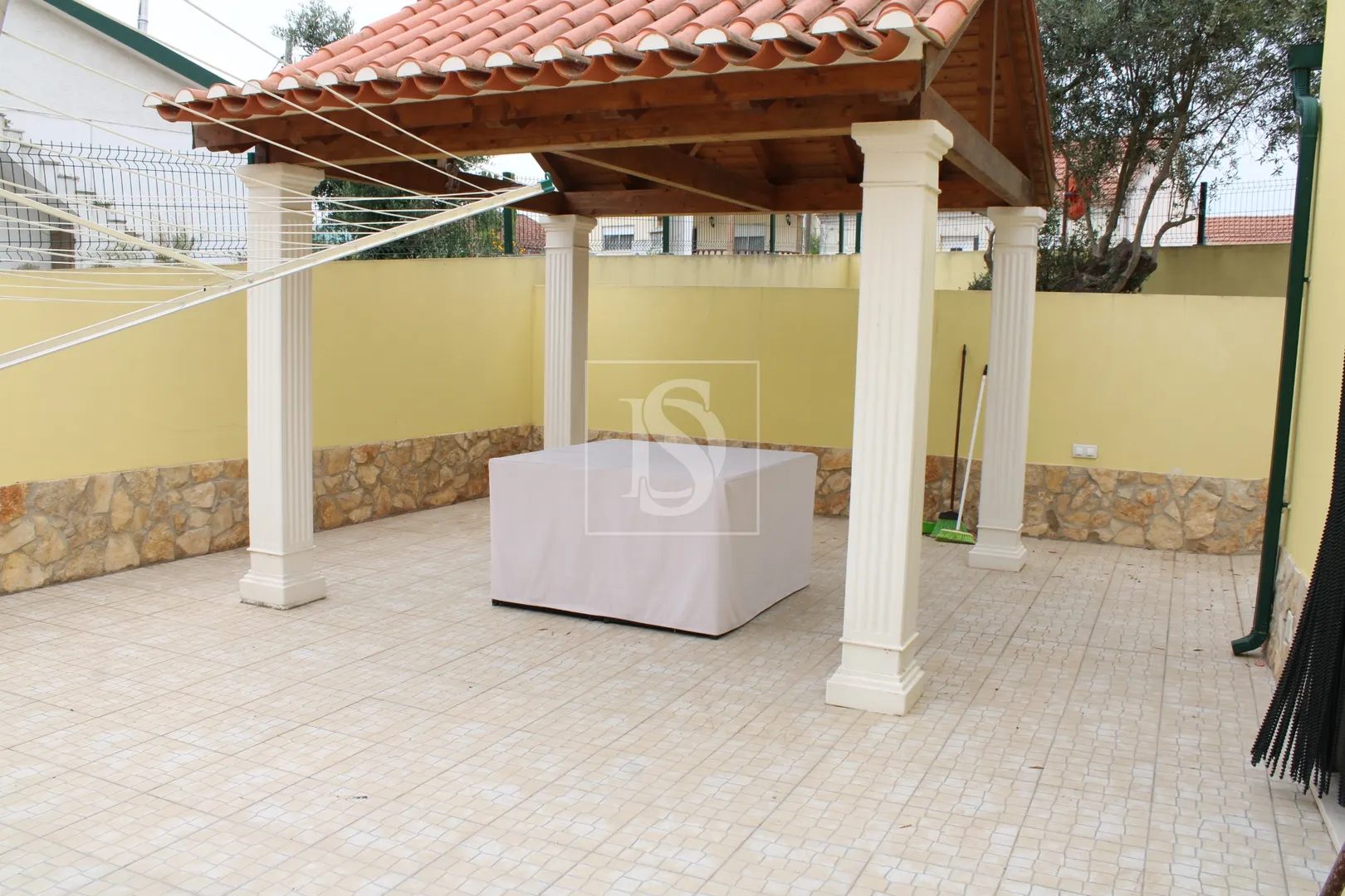 Moradia T2 Térrea com Jardim – Excelente Localização e Ótimos Acabamentos