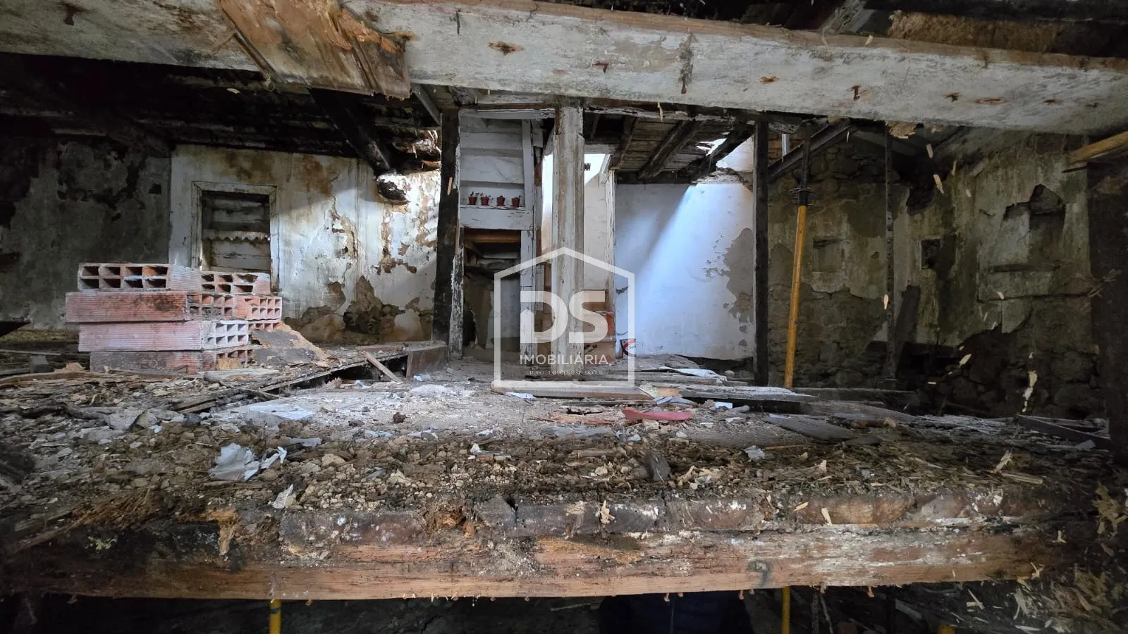 Detached house to restore T2