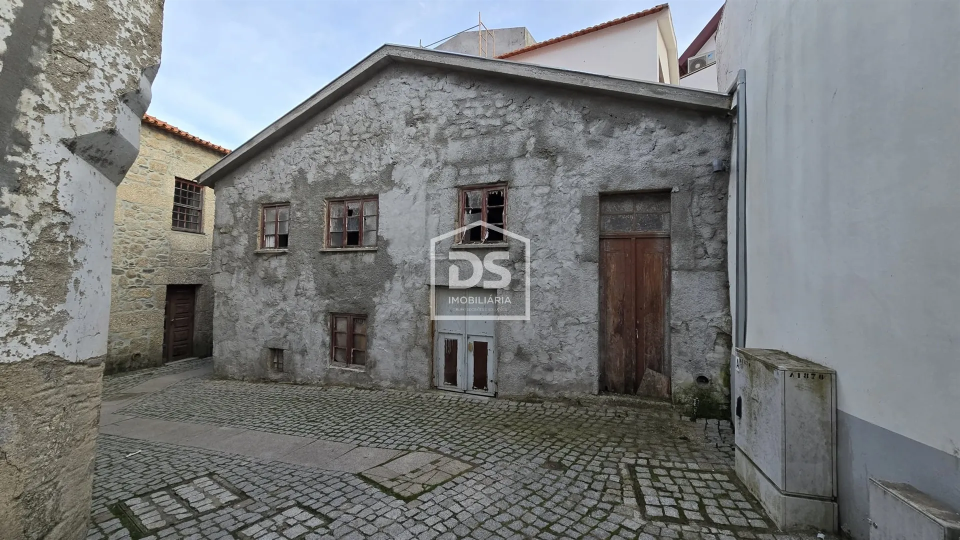 Detached house to restore T2