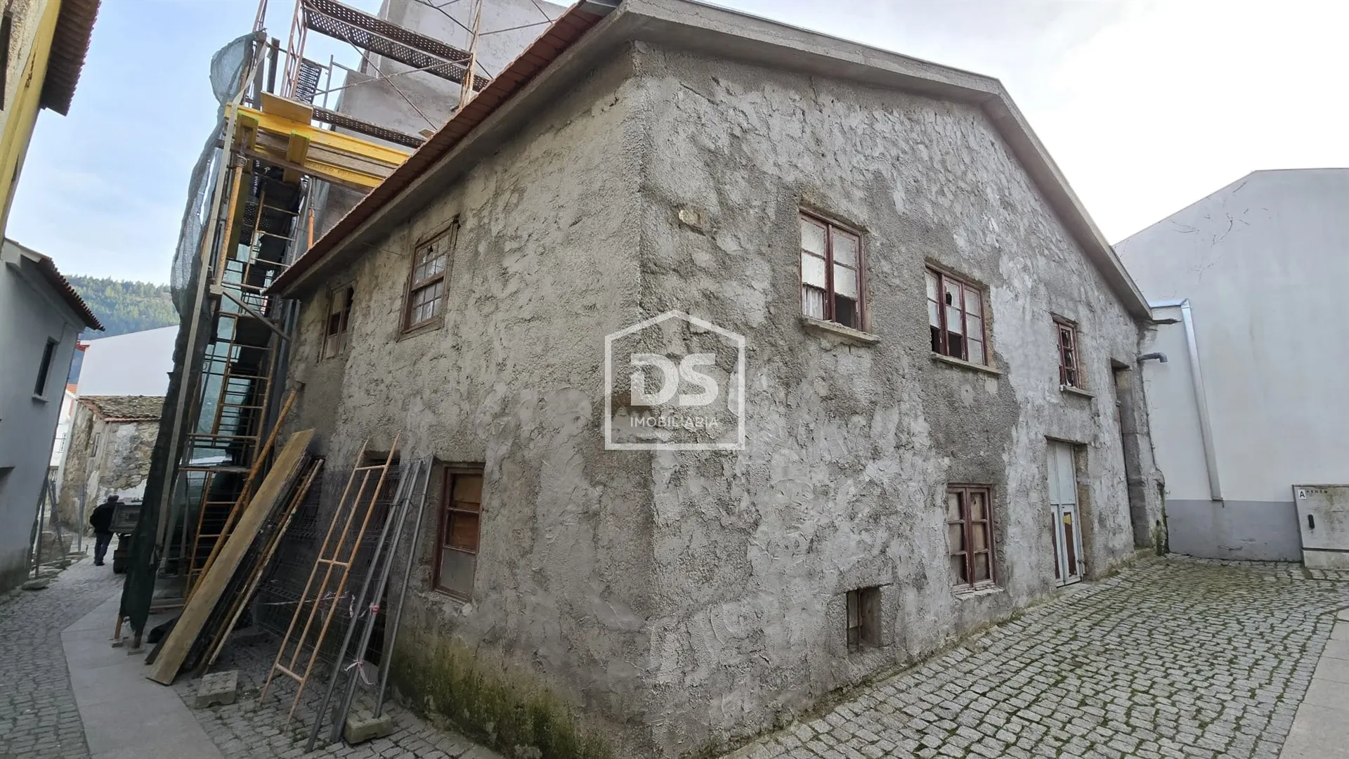 Detached house to restore T2