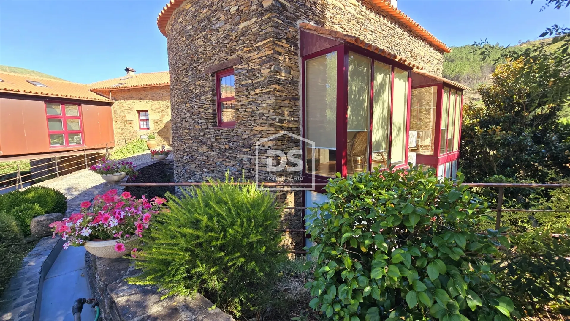 Residential >=10 Bedroom