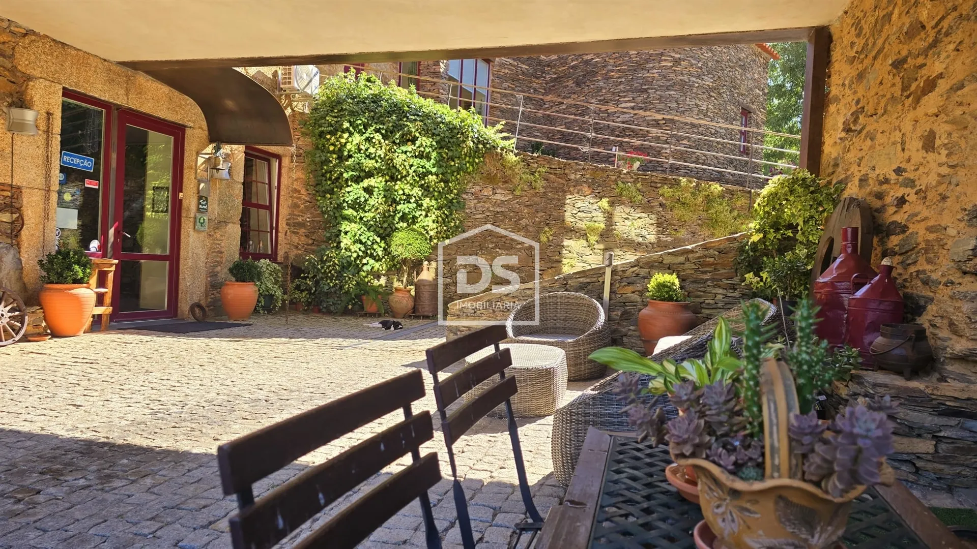 Residential >=10 Bedroom