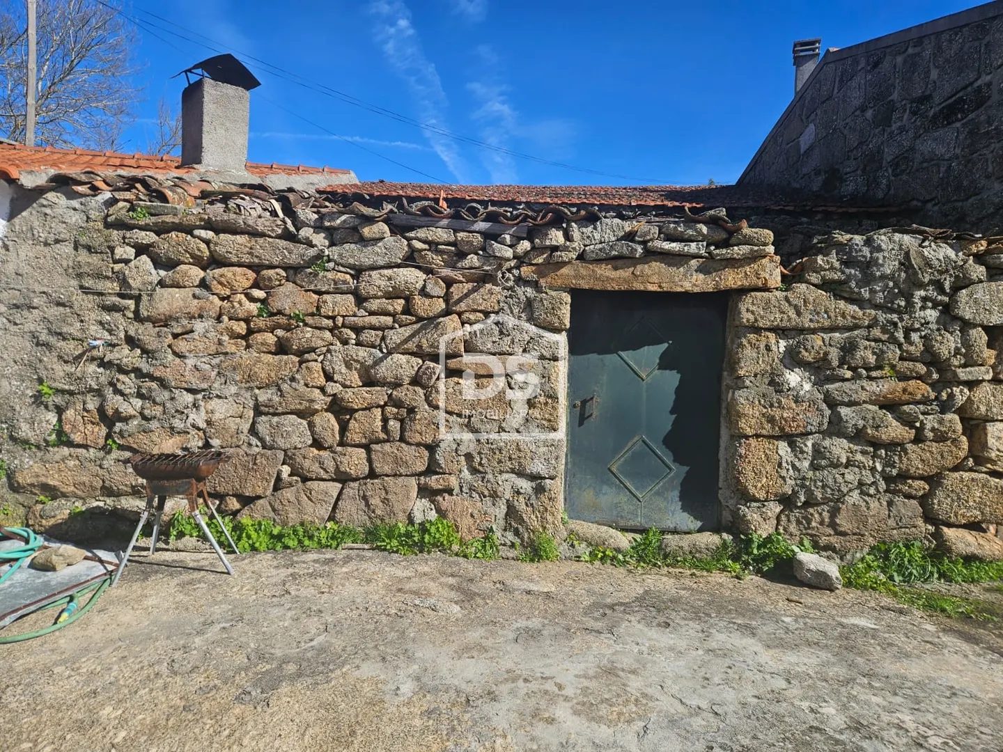 Detached house to restore