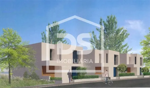 Terreno com Projeto aprovado para 3 Moradias  em Marinha Grande