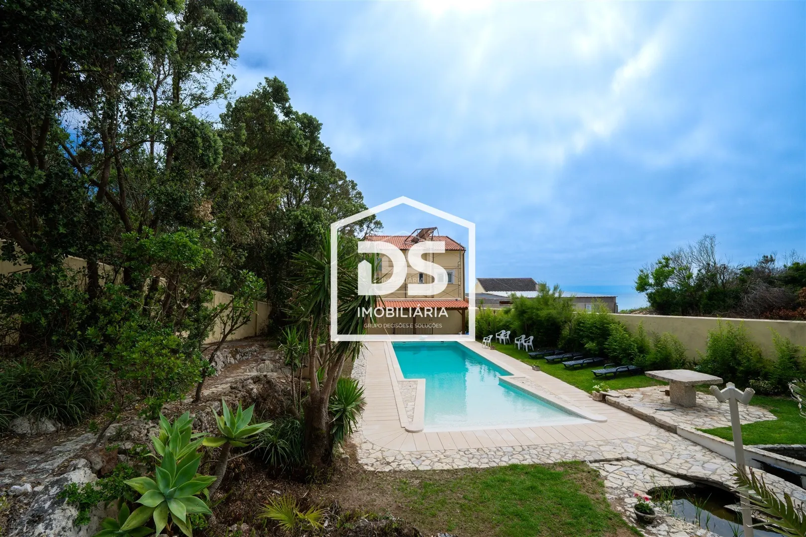 Exclusiva Propriedade Frente Mar com Piscina e Vista Panorâmica | Paredes da Vitória