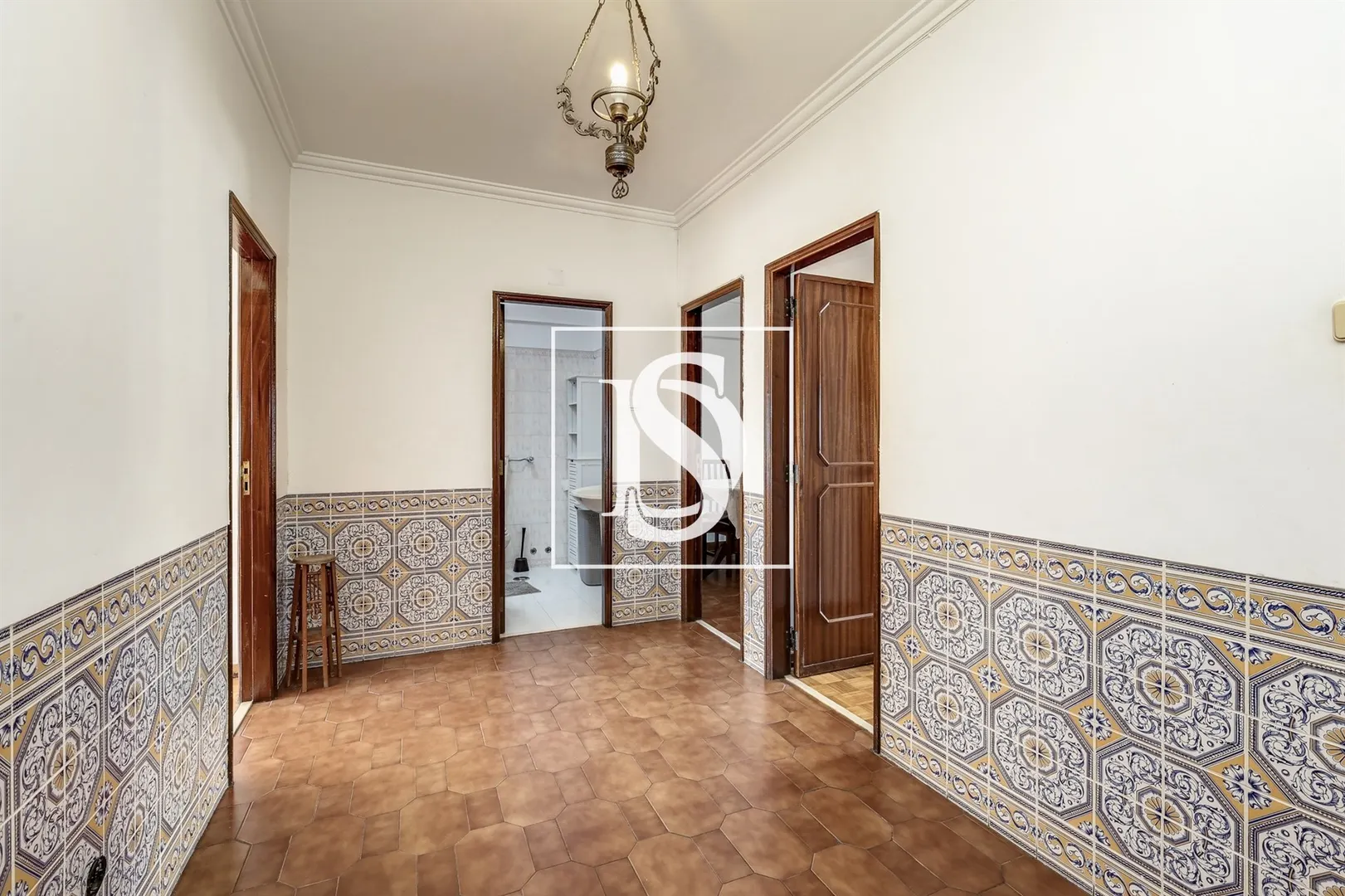 Apartamento T2  com orientação sul, arrecadação e excelente Localização em Agualva-Cacém