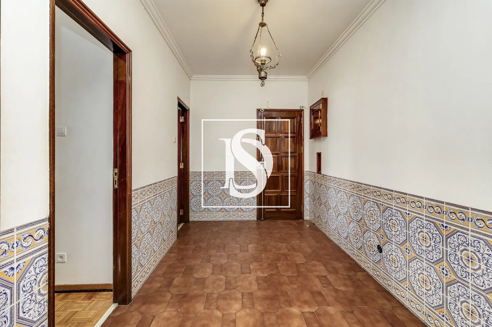 Apartamento T2  com orientação sul, arrecadação e excelente Localização em Agualva-Cacém