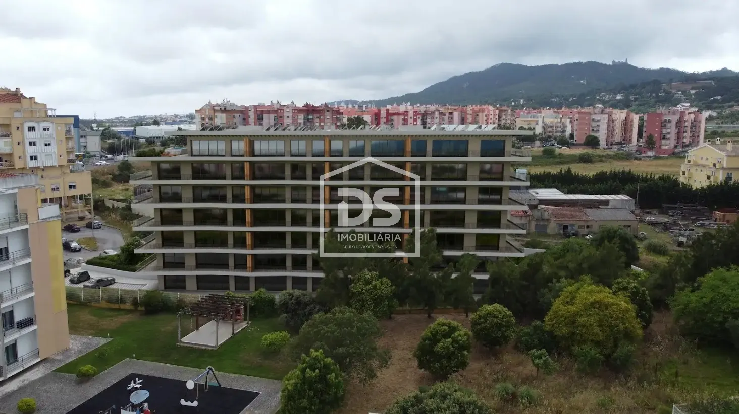 Terreno para construção Mem Martins