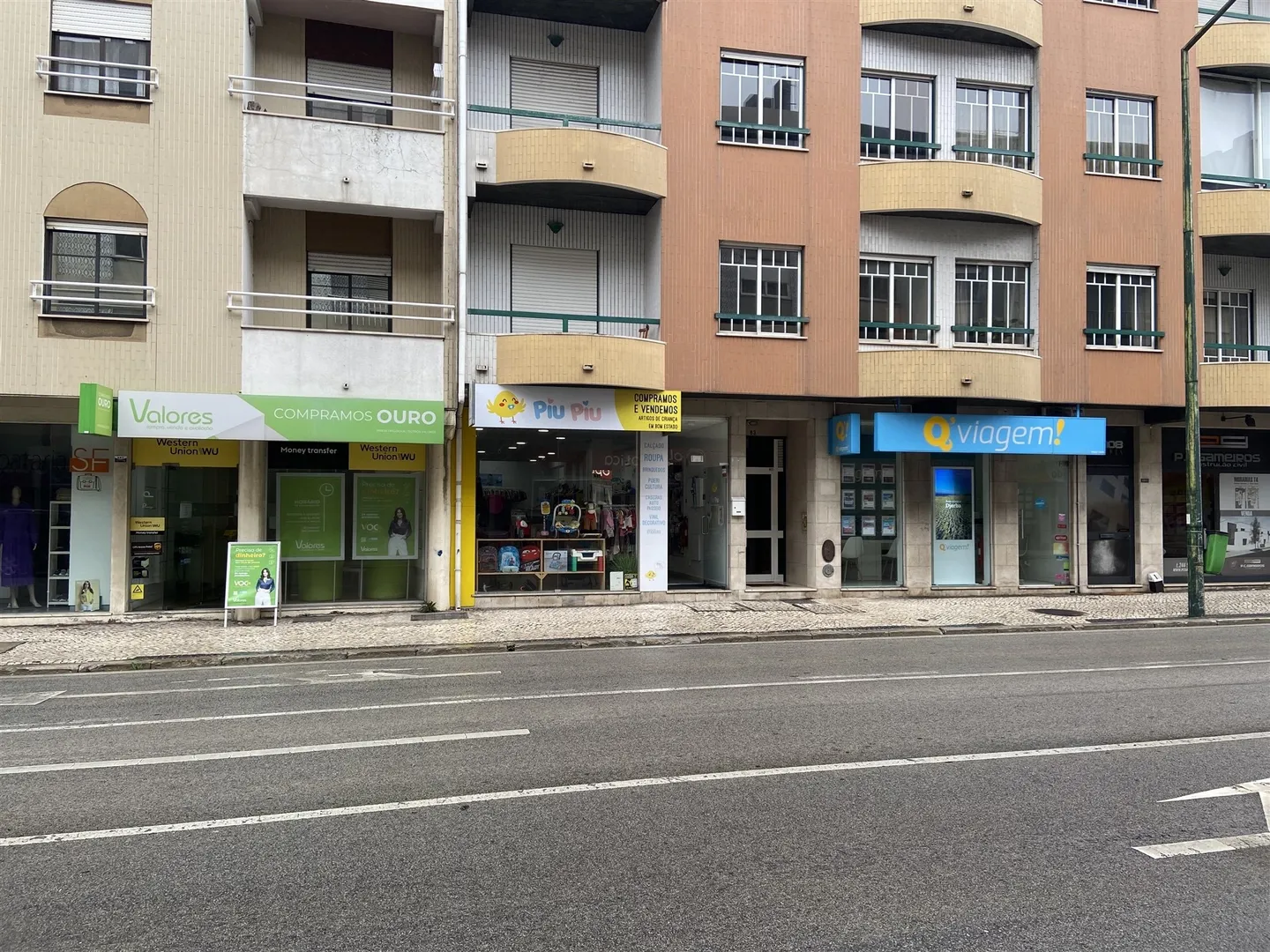 Trespasse de Loja de Vestuário Infantil (Física e Online) no centro da Marinha Grande