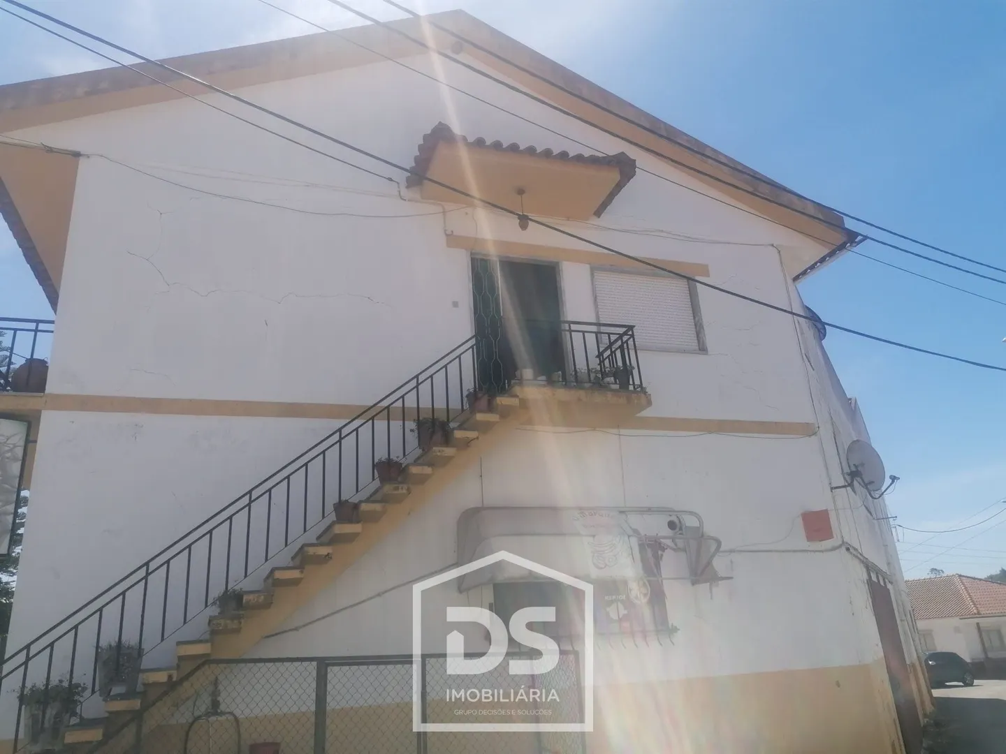 Prédio destinado a habitação e serviços Carvalhal I Aljubarrota I Alcobaça