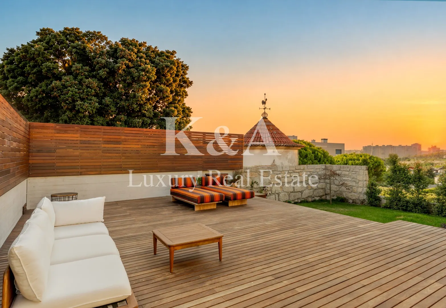 V5 villa with charm, in a prime and quiet area of ​​Foz.