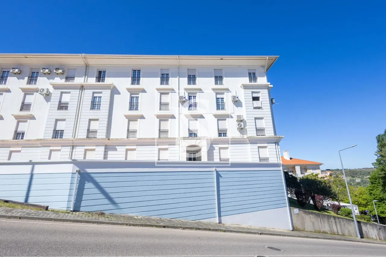 Apartamento T3, com garagem e arrecadação em Santana, Portalegre