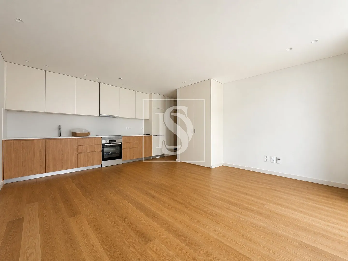 Apartamento T3 em Darque - Novo, c/Garagem e elevador