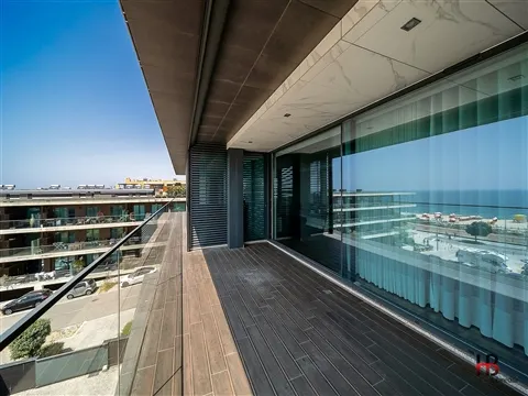 Penthouse T4 em Canidelo em frente ao Mar