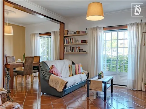 Apartamento T4 c/ Garagem