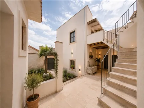 Duas moradias por 115.000 € em Mira de Aire