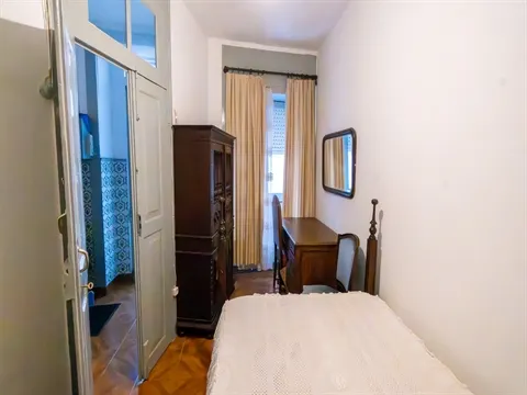 Building >=10 Bedroom
