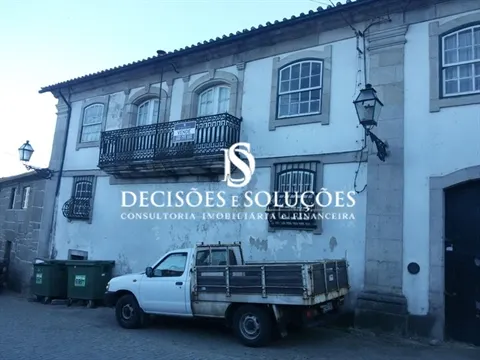 Moradia para Restaurar T5
