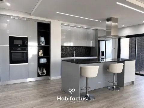 Flat T4