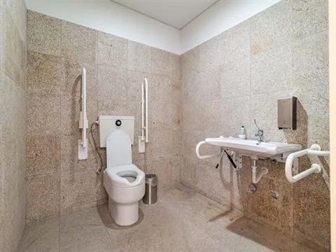 Hotel >=T10