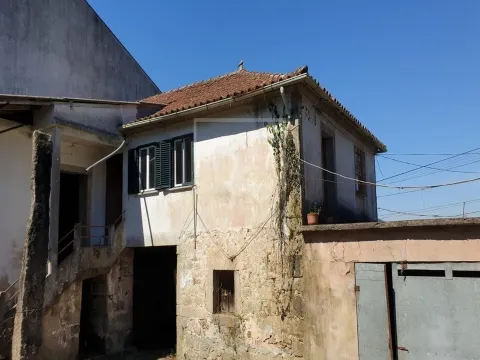 Quinta / Casa De Campo em pedra para remodelar em Ponte de Lima