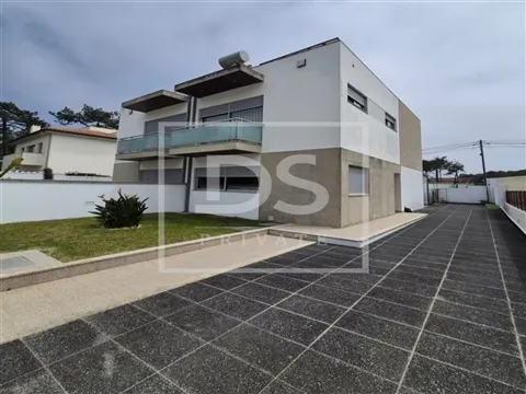 Moradia Geminada T3