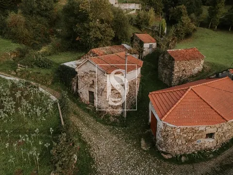 Moradia Rústica T0 em UF de Paradela, Contim e Fiães