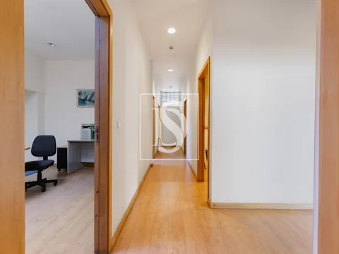Escritório em UF de Barcelos, Vila Boa e Vila Frescainha (São Martinho e São Pedro)