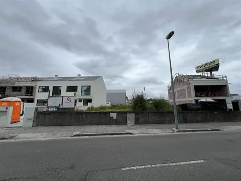 Lote de terreno urbano para construção c/ 407.30m2