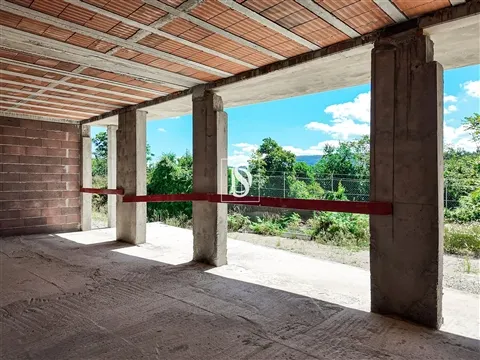 Apartamento T3 em construção c/ 3 frentes e garagem fechada para 2 carros, em Gamil, Barcelos