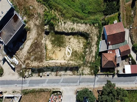 Lote de Terreno para Construção com 320 m²