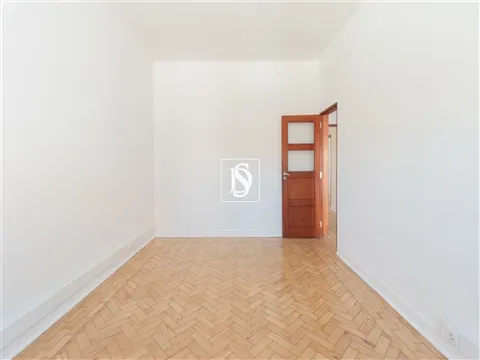 Apartamento T2 Remodelado - Arrendamento